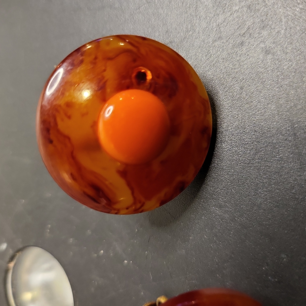 Vintage Bakelite Plastic Screwback Earrings 1.25" - Picture 7 of 7